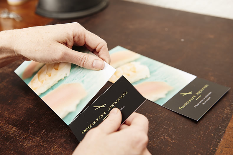 Cartes imprimées avec coupon détachable par perforation