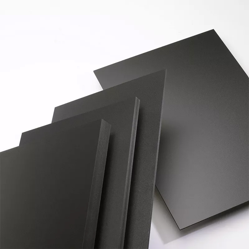 Impression et découpe numérique de PVC expansé M1 (Forex®), de couleur noir, 1 à Paris, Boulogne et Cergy-pontoise